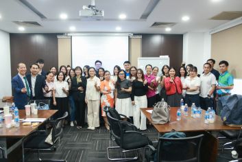 Hòa giải viên Đặng Việt Anh chia sẻ Chuyên đề Quản trị hợp đồng xuất nhập khẩu tại khóa đào tạo của VIAC và VCCI Thành phố Hồ Chí Minh  