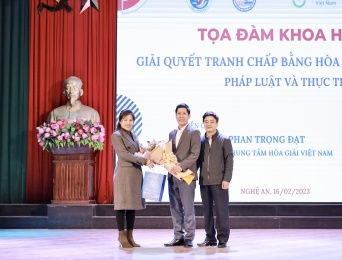 Tọa đàm khoa học "Giải quyết tranh chấp bằng hòa giải thương mại - Pháp luật và thực tiễn" tại Trường đại học Vinh