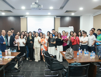 Hòa giải viên Đặng Việt Anh chia sẻ Chuyên đề Quản trị hợp đồng xuất nhập khẩu tại khóa đào tạo của VIAC và VCCI Thành phố Hồ Chí Minh  