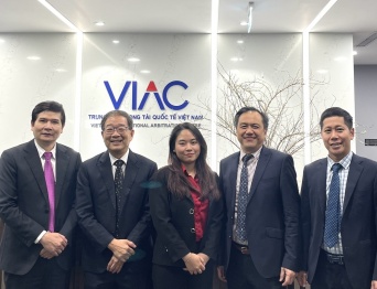 Vietnam International Arbitration Center (VIAC) and Vietnam Mediation Centre (VMC) welcomed representatives of Singapore International Mediation Centre (SIMC)